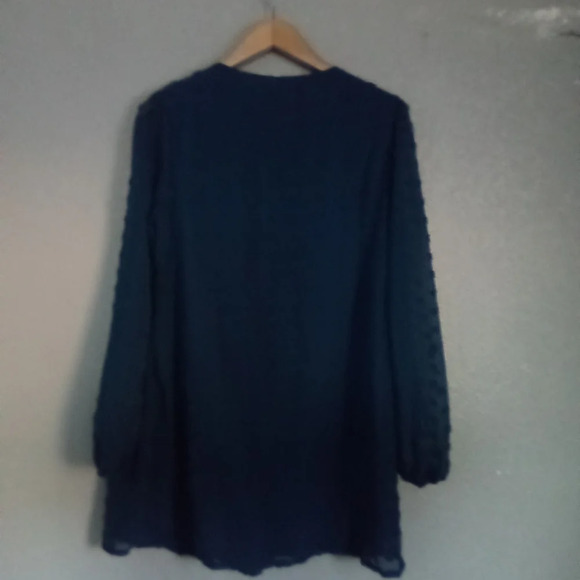 Beautiful dress size small ( box AH ) - Picture 2 of 2